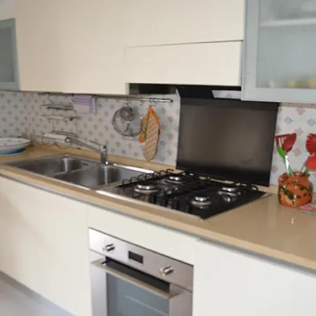 Large And Bright 6-bed With Parking In San Foca